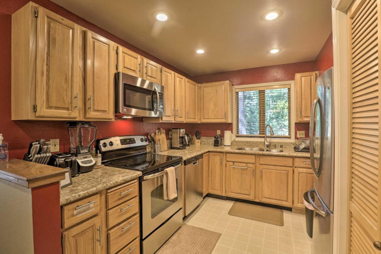 Corner-Unit Condo With Grill Walk To Lake Tahoe! Incline Village Luaran gambar